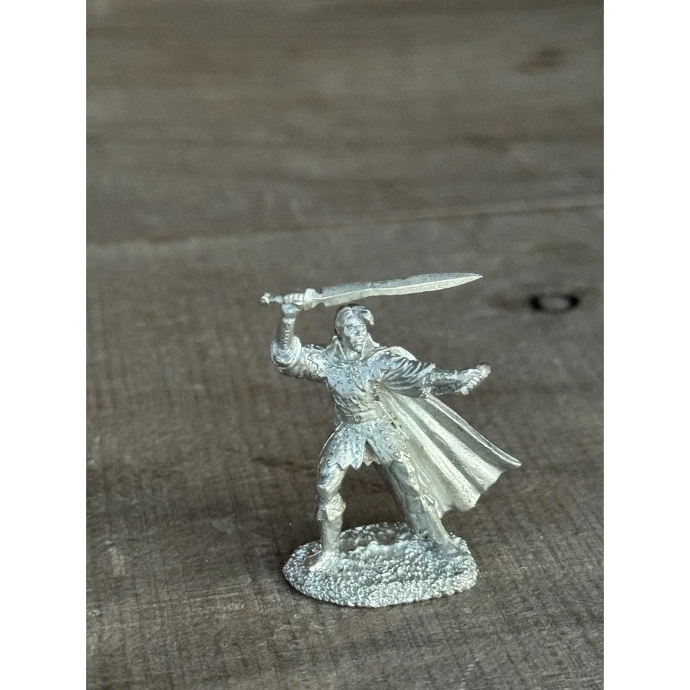 Vintage Dungeons & Dragons Rare Metal Miniature‎ D&D Fighter On Rock